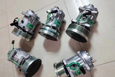 Excavator Spare Parts — Mechanical Air Conditioning Compressor, 
