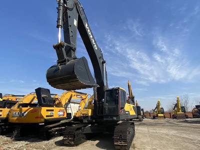 Undercarriage & Track — Volvo heavy track excavator, large tonna