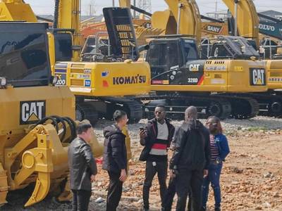 🦾 Excavators — Factory & Customer Visits