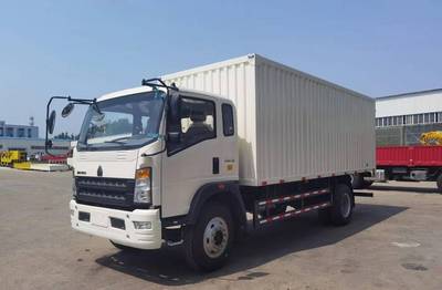 HOWO 4×2 Box Van Truck — 4×2 single-axle medium truck: Weichai WP