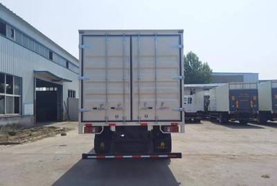 HOWO 4×2 Box Van Truck — 4×2 single-axle medium truck: Weichai WP