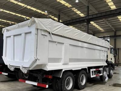 HOWO TX 8×4 Tipper (Muck) — 8×4 four-axle tipper, Weichai diesel 400